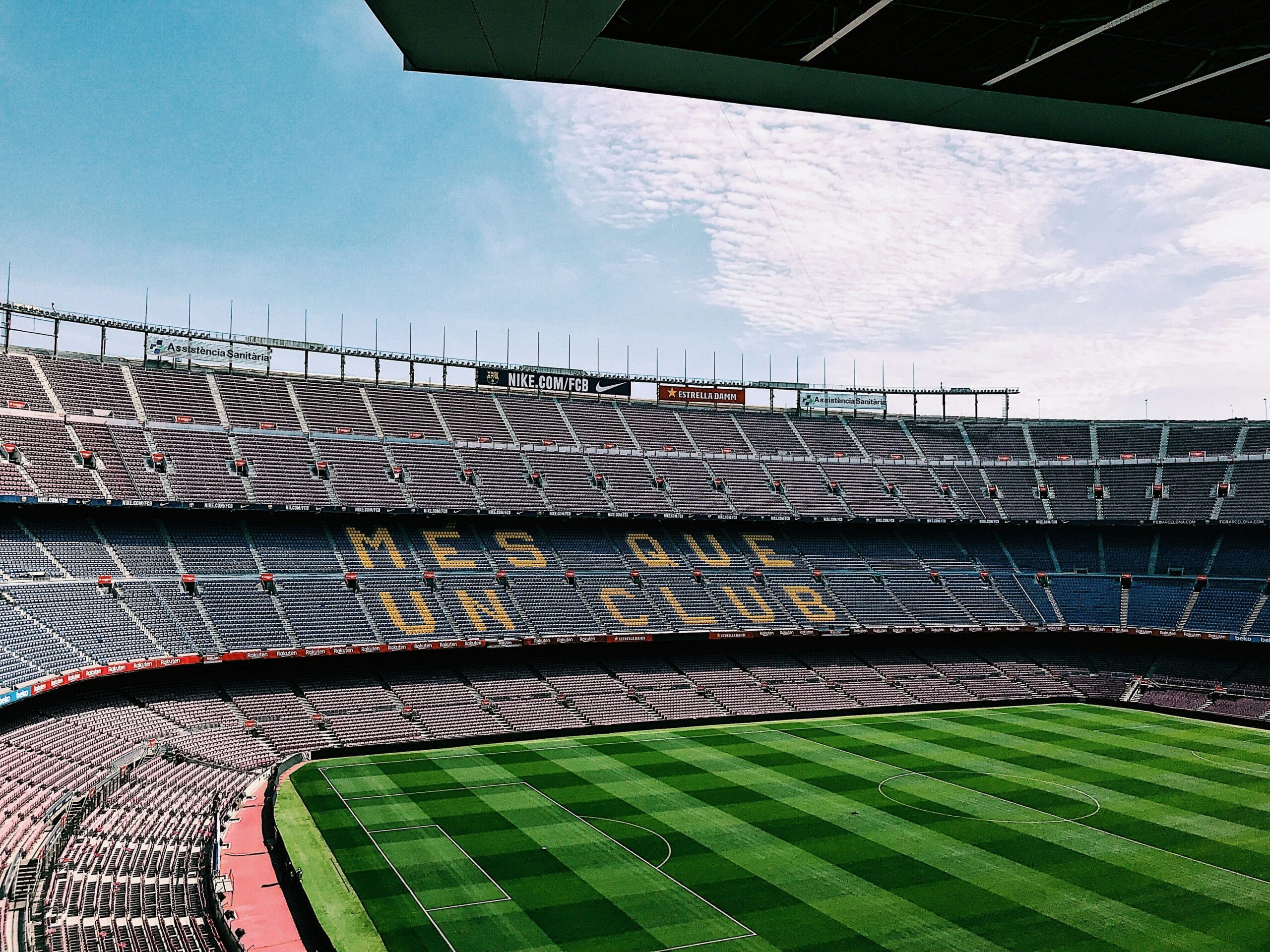Aerial view of Camp Nou at full capacity