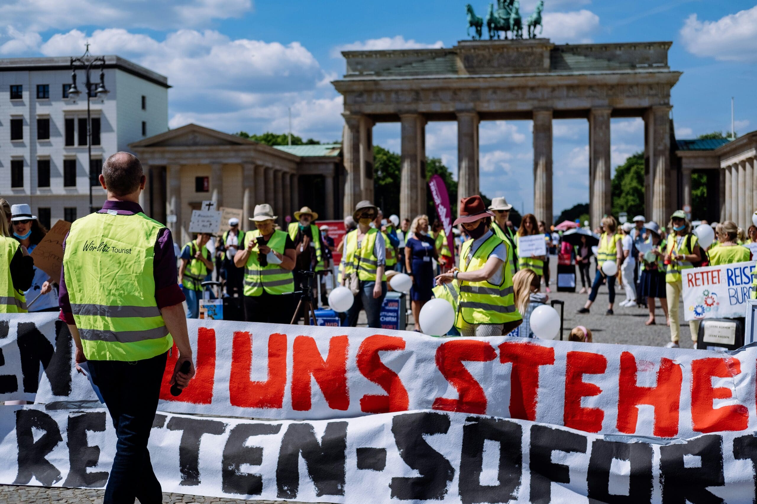 People celebrate reunification at the Brandenburg Gate