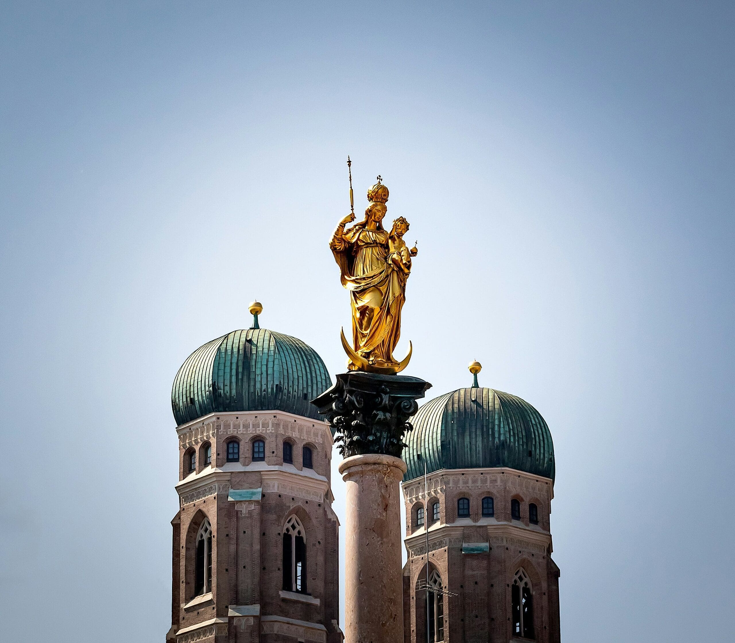 Detail der Mariensäule am Marienplatz