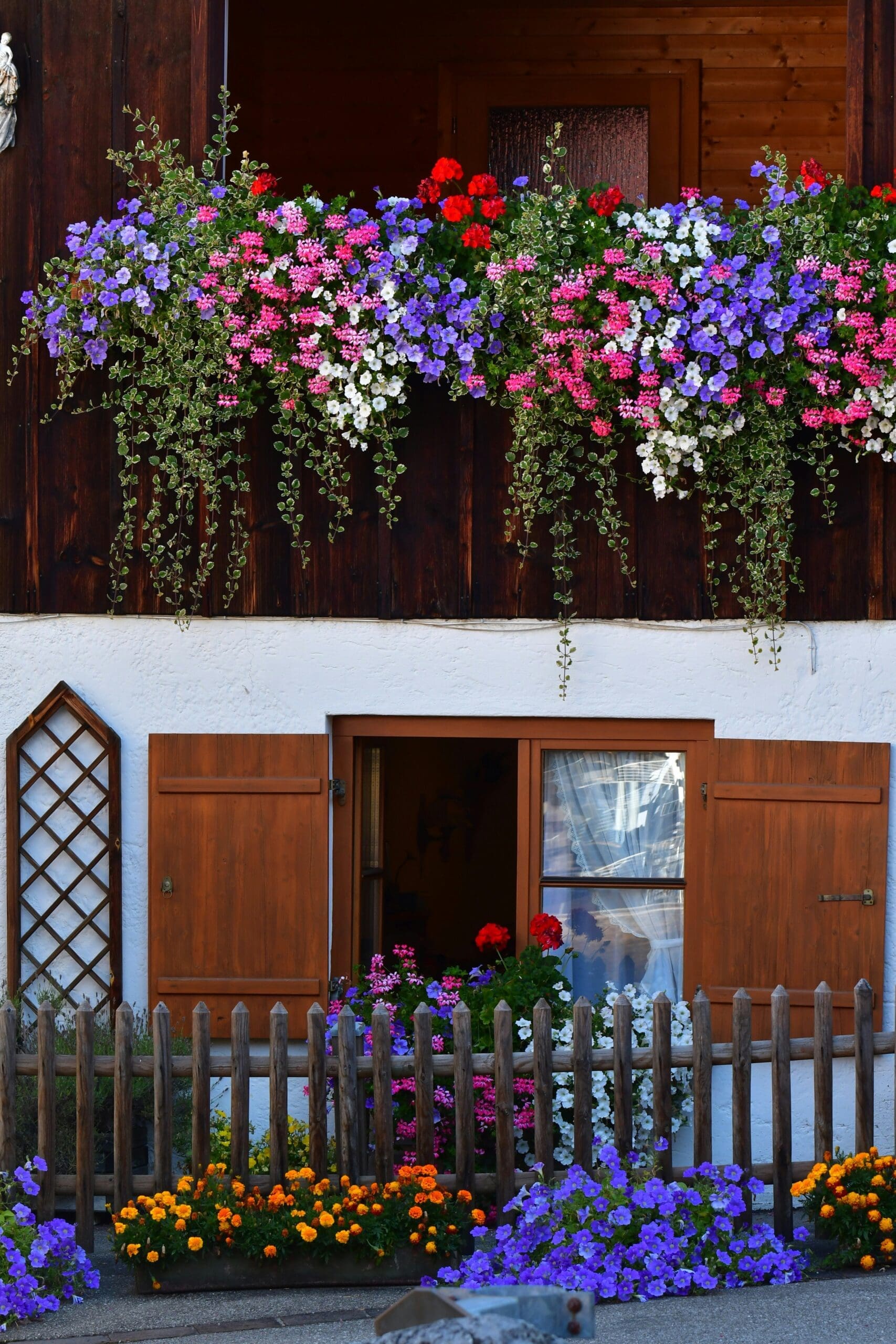 Popular photo spot with colorful facades and lush flowers