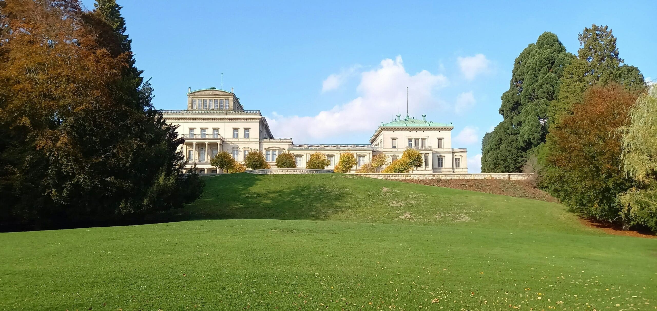 A concert in the magnificent hall of Villa Hügel