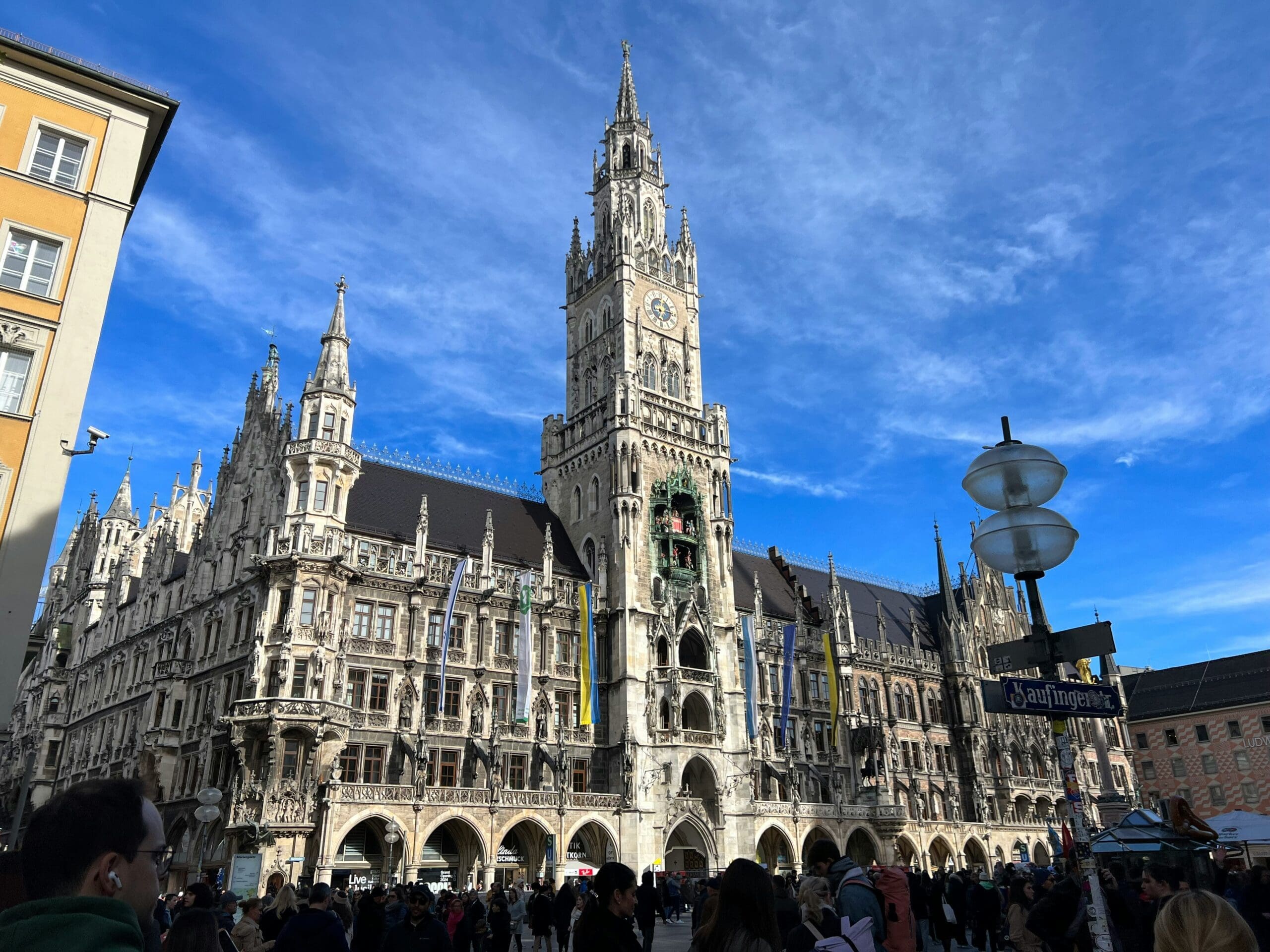Neues Rathaus mit Glockenspiel in München