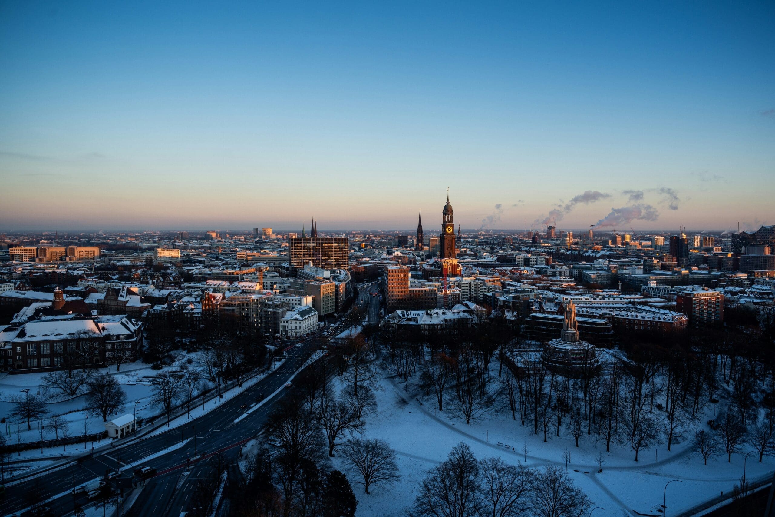 Panoramablick von der Aussichtsplattform der St. Michaelis Kirche